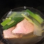 神保町 傳 - 牛肉と葱の吸い物
      