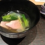 神保町 傳 - 牛肉と葱の吸い物
      