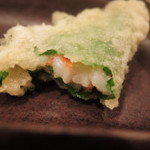 てんぷらこざき - しその中から海老が。