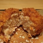 神保町 傳 - 蟹クリームコロッケ 酢橘 塩
      