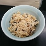 神田味の関所 丸高 - 炊き込みご飯。