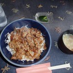 ぱぴぷぺぽ - 【2015年12月】ラム肉丼（500円）