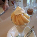 トゥー・ザ・スプーン - 白桃パフェ