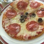 珈琲専門館 BEANS - ミックスピザ
            7インチの薄焼きピザ！