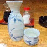 郷土料理 しまや - 豊盃の熱燗 ※この後も何本もおかわり