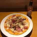だいどころ酒場 URUE - きのことベーコンのピザ360円
