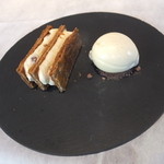 Wattle Tokyo - ラムレーズンのミルフィユ