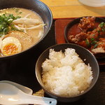 百饅馬力 - ラーメンチリソースセット　900円