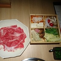 しゃぶしゃぶ・すし 八山 - 食べ放題の牛肉と野菜