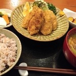 美松 - カキフライ定食+カキのみそ汁