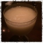 バーリュトン - なしのフローズンカクテル。

北海道の人は、冬でも暖かい部屋でアイスクリームを食べるのが好きな人多いですよね。(^^)