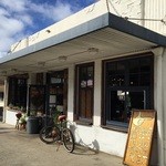 Pioneer Saloon - 外観