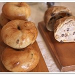 長男堂 - わけぎ味噌ベーグルとクリスマスカンパーニュ