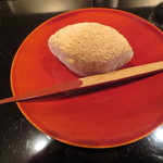 初音屋 - 地元の和菓子店「龍月」の物。