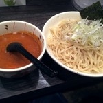 壱 - うま辛つけ麺3辛400g　880円（税込）