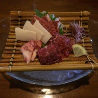 馬桜 下通り店 - 馬刺し　盛り合せ（5種類）