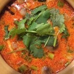 サワディ - トムヤムクンです。世界三大スープの一つとして有名ですよね＾＾長期滞在で本場タイにてたくさんのトムヤムクンを食べてきましたが、このお店のトムヤムクンは５本の指に入ると思います(≧▽≦)