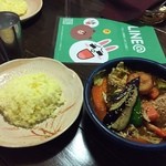 アジアンスープカリー べす - チキンカリー＠980円（基本野菜+チキン）