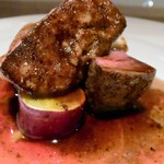 キャトルラパン　神戸三宮 - ■メインはビーフとフォアグラ、付け合わせはさつまいもとネギ。フォンドボーソース