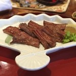 Umeno Shokudou - 牛タン厚切り定食¥1500
                        高級定食屋さんでした。
                        しかしながら、素材は間違いなしで美味しくいただきました^ ^