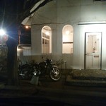 Lamp - 洒落たバイクが停まってます。