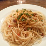 Lamp - にんにく・赤唐辛子・アンチョビのスパゲティ大盛り（１１００円）カラスミ乗せ（＋１５０円）