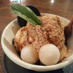 Lamp - 黒糖ときな粉のパフェ６００円。白玉じゃなくて餡餅。