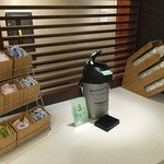 Hawaiian Airlines Premier Club Lounge - 