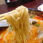 Ramen Onigokko - 九州系を意識したような細めの低加水麺