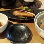 Masamune - 左から豆腐、焼き物、お刺身。