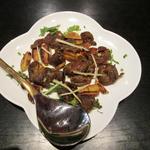 チャミヤラキッチン - ('15/10）砂肝のガーリック炒めは炒め過ぎでカチカチ残念。