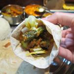 チャミヤラキッチン - ('15とあるひのランチ）チャパティでサラダとサブジを包んで食べると美味いです。