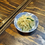 ささづか酒場 はだか電球 - もやしナムル