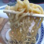 玉川大盛軒 - 麺リフト。