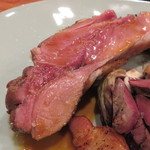 Ata - 仔猪のロースト(ハツ、皮、クラシタ)3