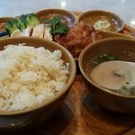 シンガポールチキンライス（ハーフ&ハーフ）９８０円