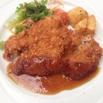 レストランフリアンディーズ - 鶏モモ肉のカツレツ