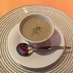 フレンチキュイジーヌ ティアレ - ごぼうと松の実のポタージュ