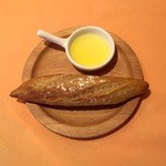 フレンチキュイジーヌ ティアレ - ライ麦パン