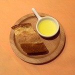 フレンチキュイジーヌ ティアレ - バゲット