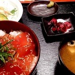 沖縄料理 舞天 - ランチのマグロ丼セツト