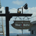 トラン・ブルー - 看板です