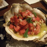 トラットリア スペランツァ エッセ - 大分産岩ガキとトマト