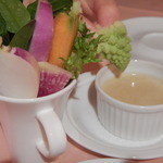 ダ イシザキ - 本日の小前菜　季節の生野菜バーニャカウダー