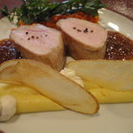 ビストロ 間 - 岩中豚のロースト　オニオンキャラメルソース　キャロットラペとインゲンのサラダを添えて 