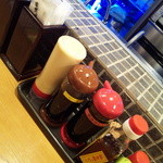 ぼんてん漁港 - 調味料たっくっさん