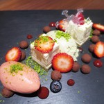 フィナンシェ - 一片の氷の結晶  “苺とピスタチオ”   “ホワイトチョコレート