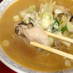 大ぶりな牡蠣が4、5個入っています！