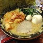 神山 - H.27.12.24.昼 キムチラーメン(中太麺) 880円税込