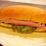 コバトパン工場 - コッペパン（レタスハムサラダ）